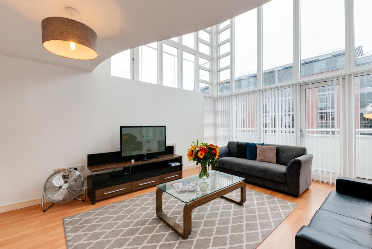 Base Serviced Apartments - The Docks Liverpool Exterior photo
